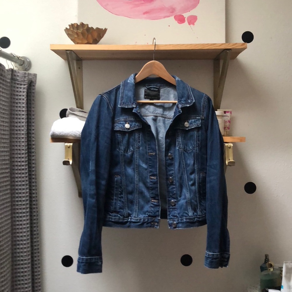 Banana Republic women’s classic jean jacket
